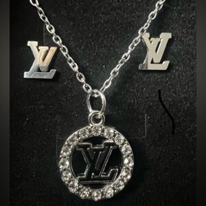 Elegant Silver Necklace and Earring Set